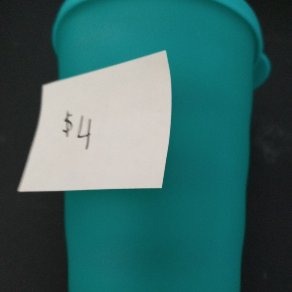 Tupperware - Picture 12 of 16